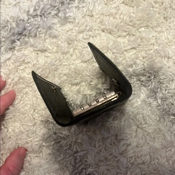 Louis Vuitton Black Epi Key Holder - Picture 6 of 10